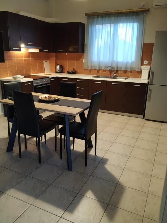 Apartament N&Μ Méthana Zewnętrze zdjęcie